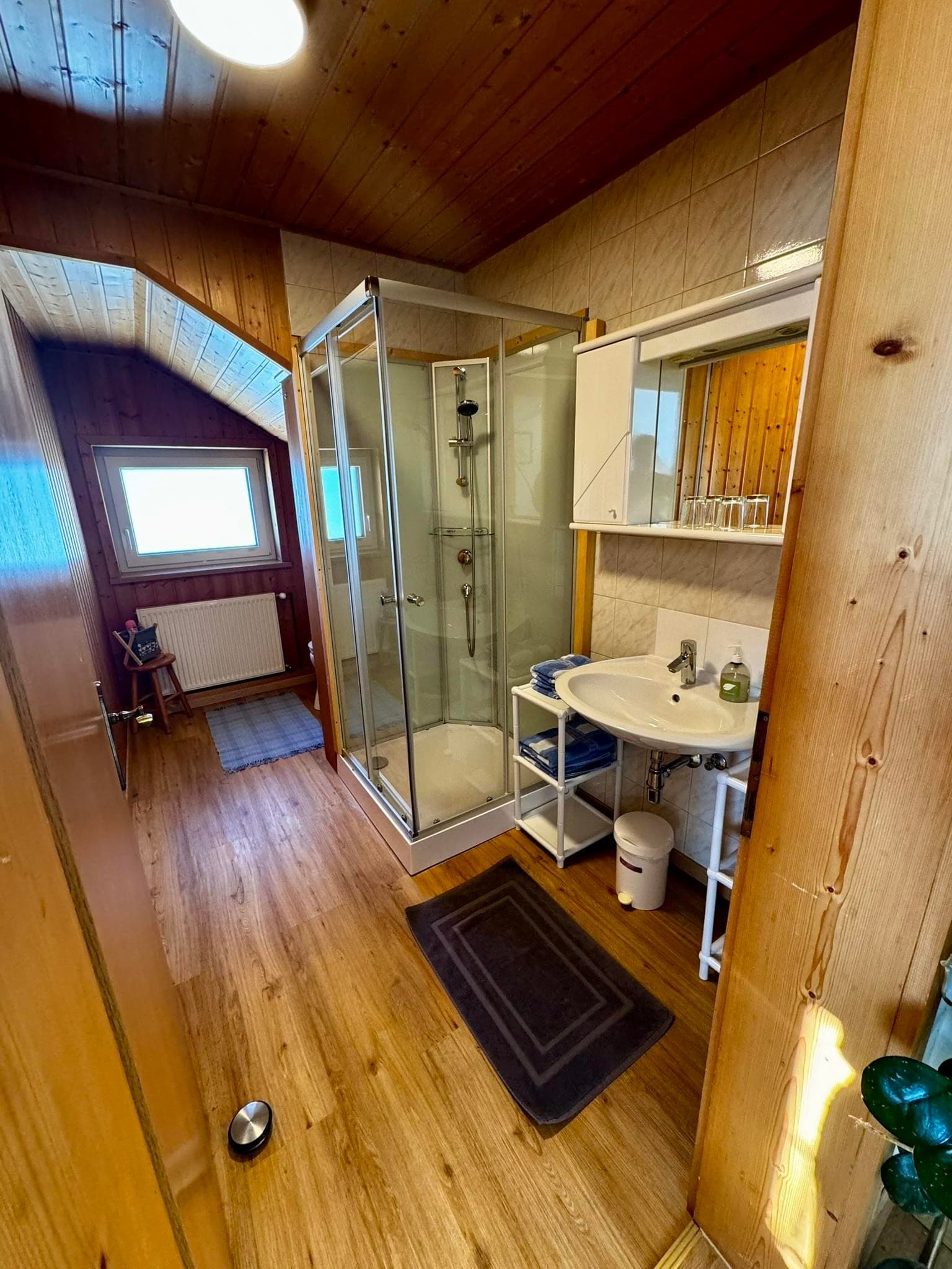 Heli's Holiday Suites | Ferienwohnung Balkon-Trisselwand - 5